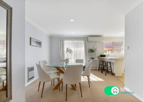 March Street - Practical Spacious and Close to CBD, Orange